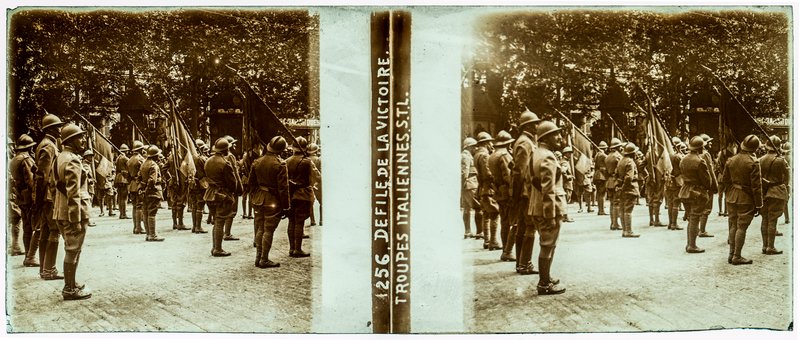 1256 Défilé de la victoire : troupes italiennes STL — France-Paris — 1919