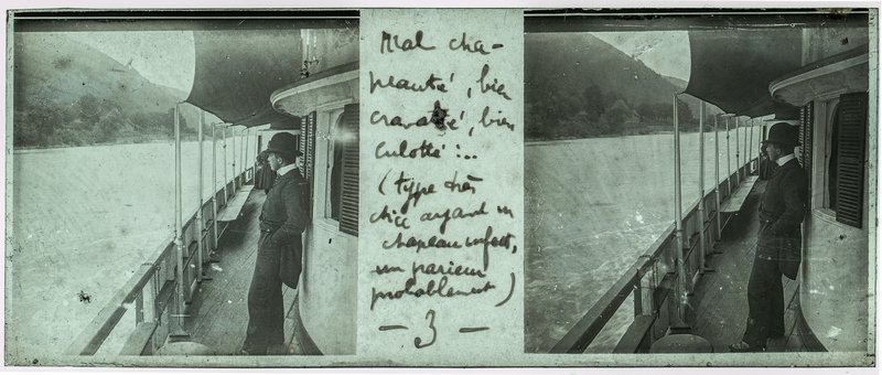 Mal chapeauté, bien cravaté, bien culotté... (type très chic ayant un chapeau infect, un parieur probablement) — Autriche-Melk Danube -