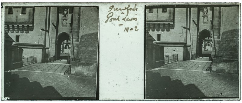 Pierrefonds Pont levis - 1902 — France-Pierrefonds Chateau de Pierrefonds — 1902