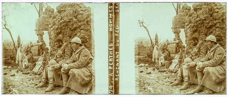 374 A parthes hommes revenant du feu STL — France-Perthes -