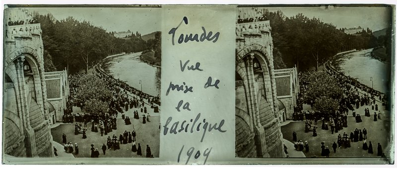 Lourdes vue prise de la basilique 1909 — France-Lourdes Basilique Notre-Dame du Rosaire — 1909