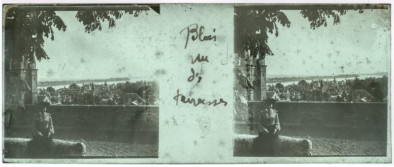 Blois vu des terrasses — France-Blois chateau Royal de Blois -