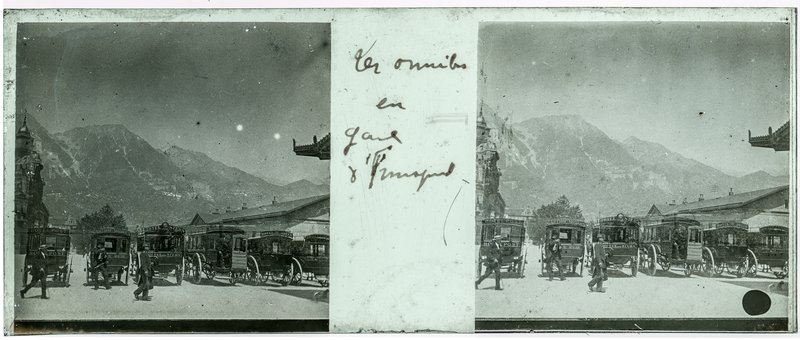 Les omnibus en gare d'Innsprück — Autriche-Innsbruck gare — 1902