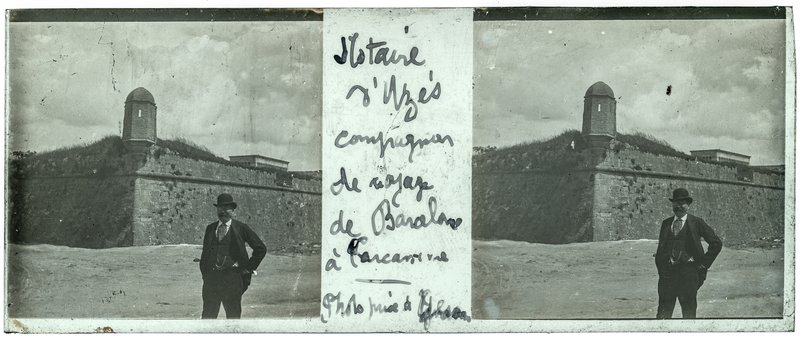 Notaire d'Uzès compagnon de voyage de Barcelone à Carcassone - Photo prise à Gérone — Espagne-Gérone remparts -