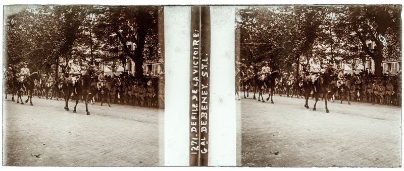 1271 - Défilé de la Victoire : Général Debeney S.T.L — France-Paris Champs-Elysées — 1919