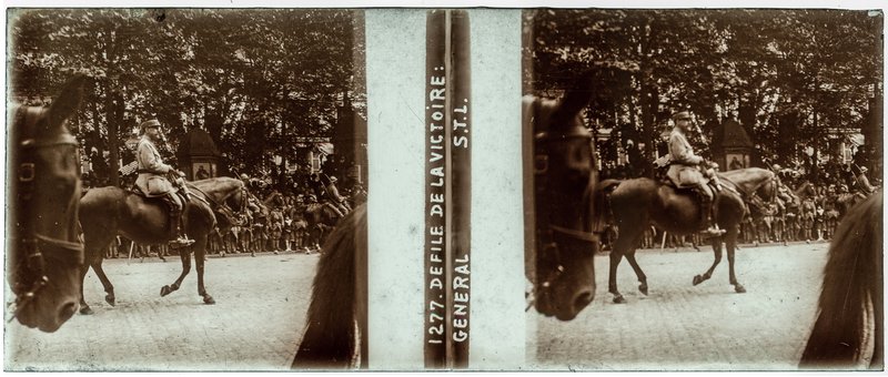 1277 Défilé de la Victoire : Général S.T.L — France-Paris Champs-Elysées — 1919