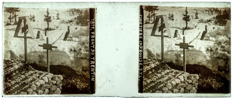 1811 - Front du trentin cimetière improvisé S.T.L. — Italie-Plateau d'Asiago — 1916