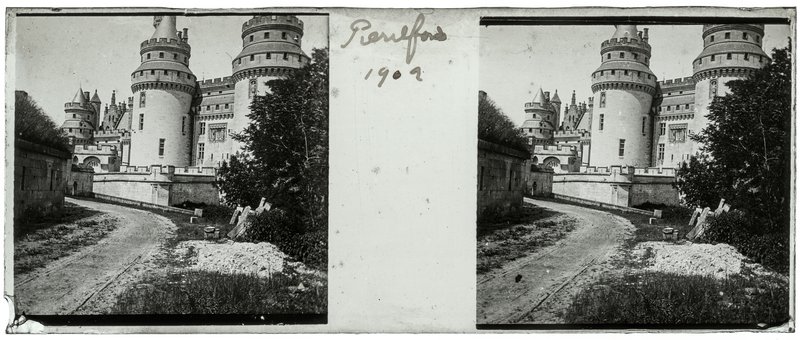 Pierrefonds 1902 — France-Pierrefonds Chateau de Pierrefonds — 1902