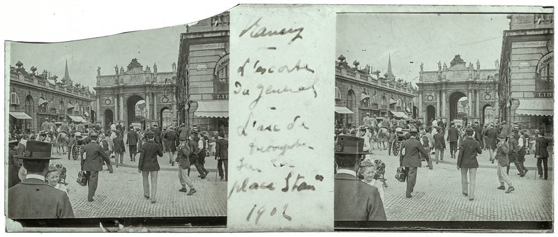 Nancy - L'escorte du général - L'arc de Triomphe - sur la place stanislas 1902 — France-Nancy place Stanislas — 1902